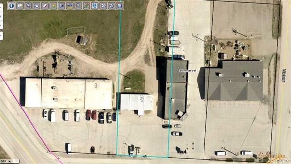 The Pit Stop: 8034 Stagestop Rd, Summerset, SD 57718